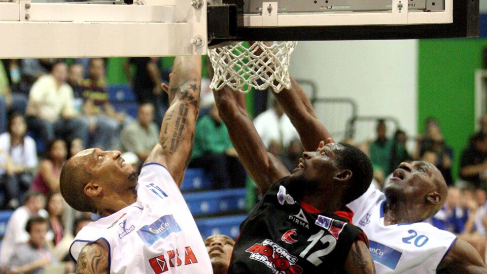 Liga de las Américas 2011 - Halcones Rojos vs. Regatas Corrientes