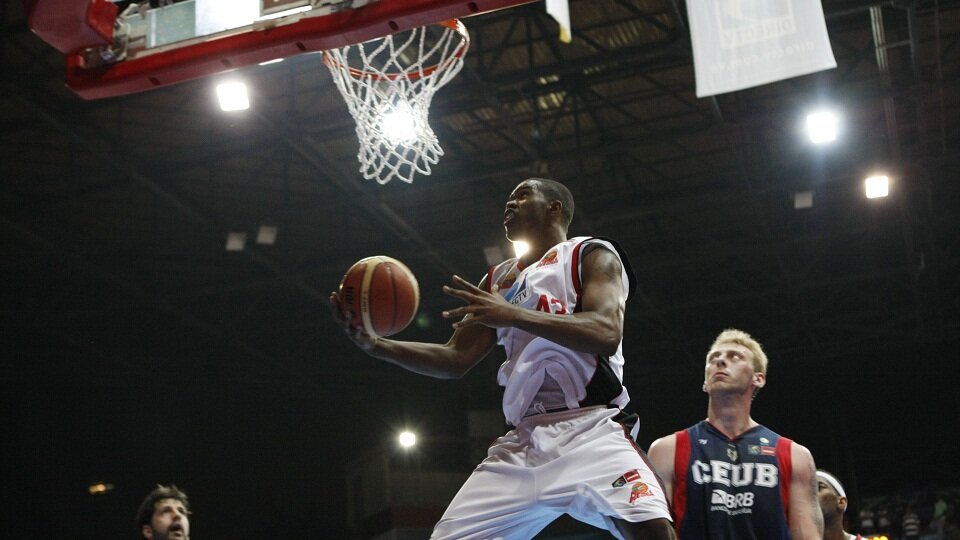 LDA2012 - Uniceub/BRB (BRA) vs. Cocodrilos de Caracas (VEN) / Highlights