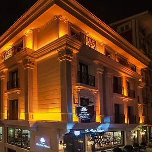 Le Petit Palace Hotel - Special Category