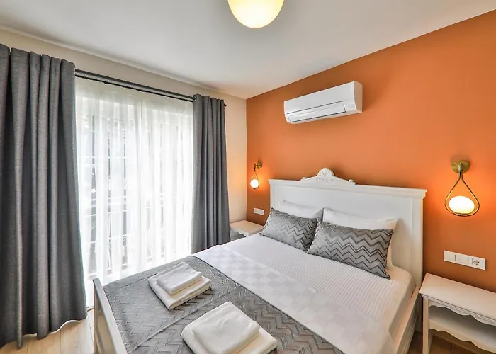 Lora Kas Hotel