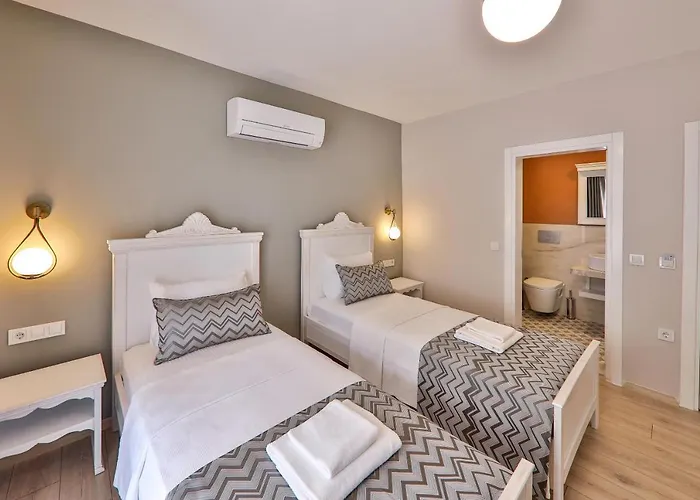 Lora Kas Hotel