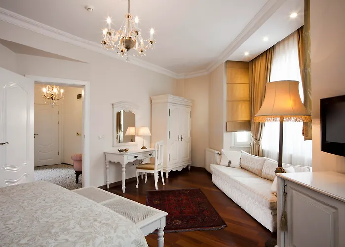 Hotel Sari Konak