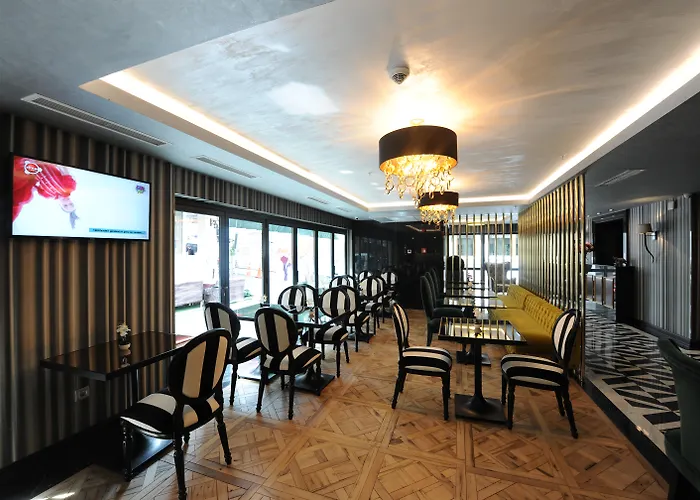 Le Petit Palace Hotel - Special Category