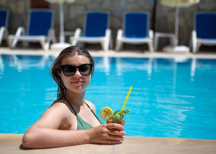 Lara Dinc Hotel