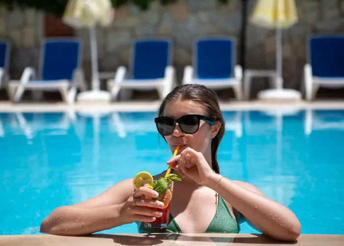 Lara Dinc Hotel