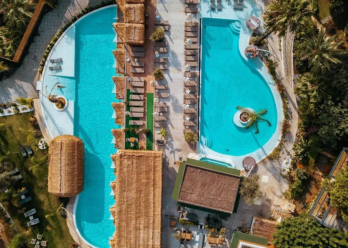 Morina Deluxe Hotel
