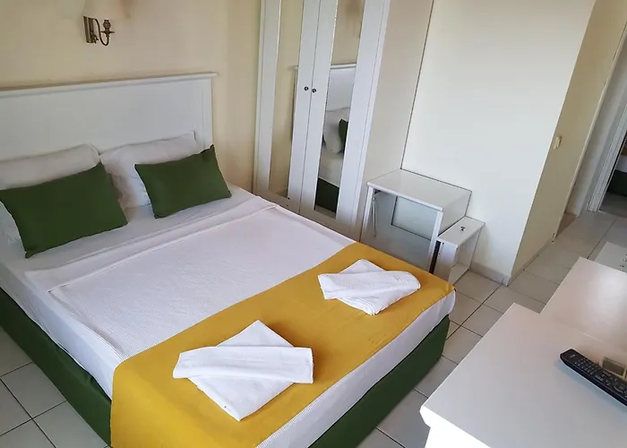 Club Tropical Beach Hotel