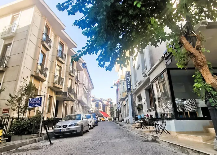 Luxx Garden Hotel