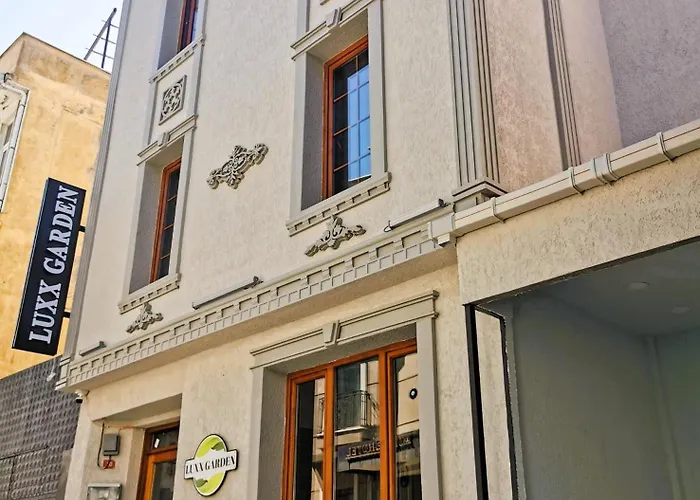 Luxx Garden Hotel