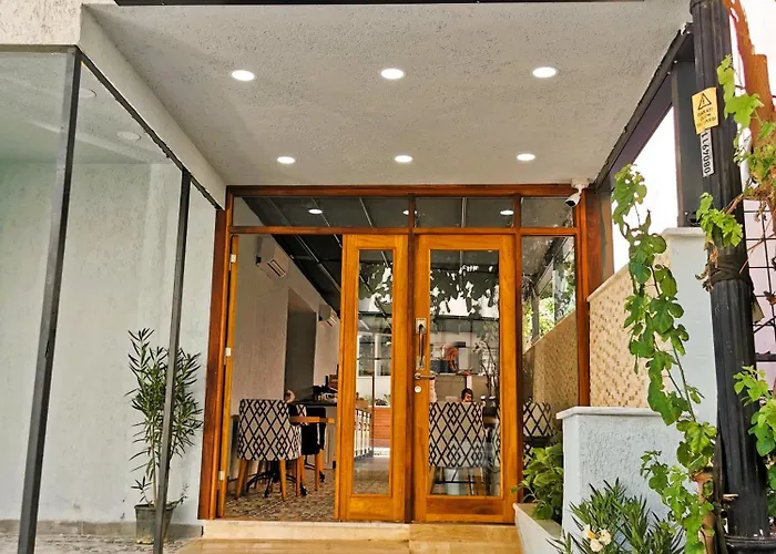 Luxx Garden Hotel