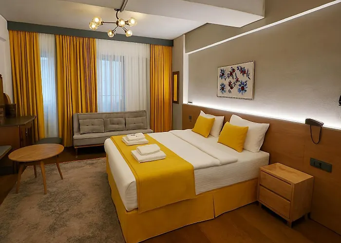 Aleksandr Pera Hotel