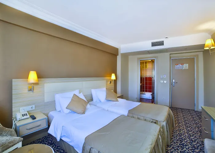 Hotel Grand Emin