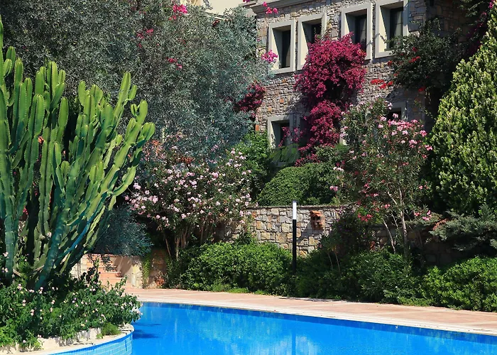 Zeytinada Hotel