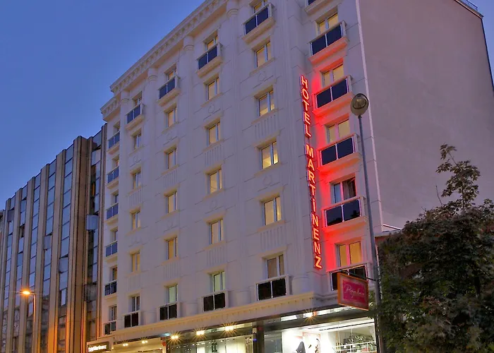 Martinenz Hotel Old City