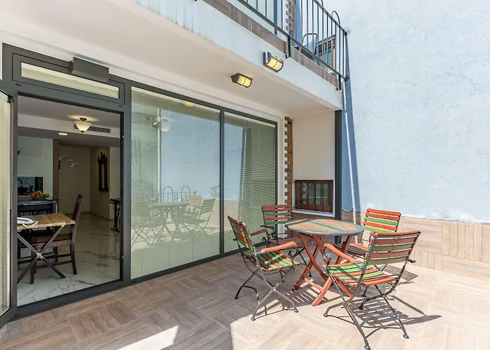 Villa Pera Suite Hotel