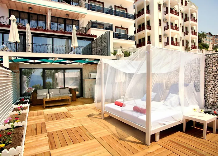 Nur Beach Hotel