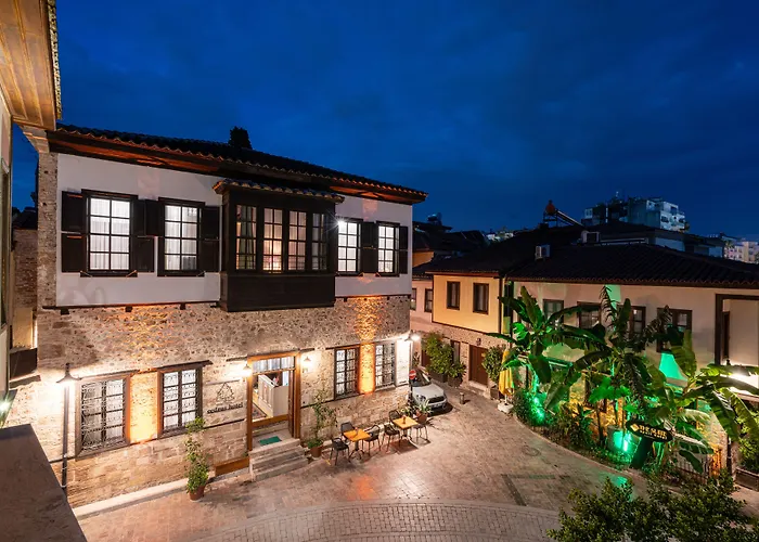 Cedrus Hotel