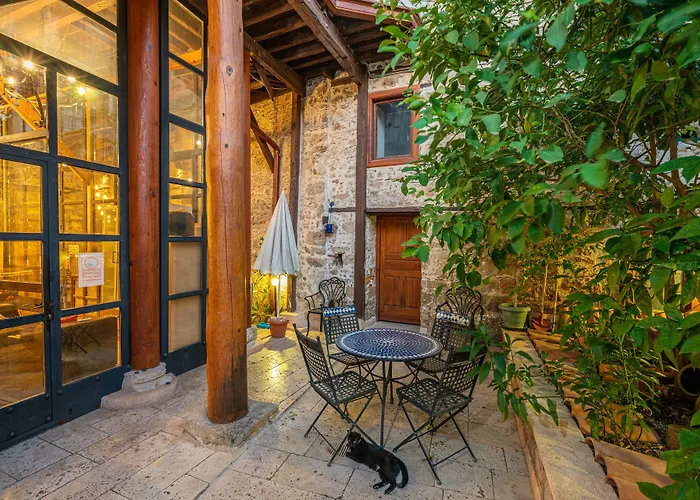 Cedrus Hotel