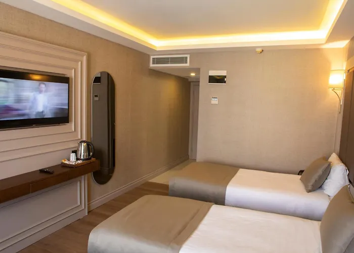 Martinenz Hotel Old City
