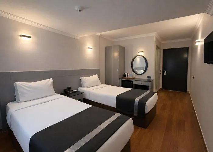 Peak Star Hotel