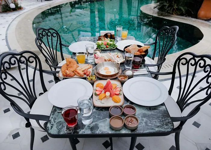 Elegance East Hotel