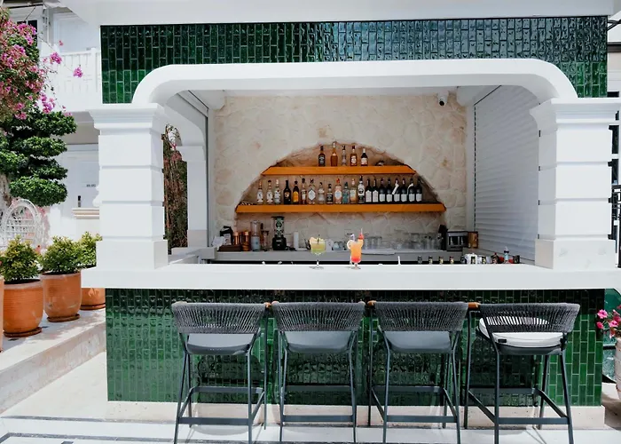 Elegance East Hotel