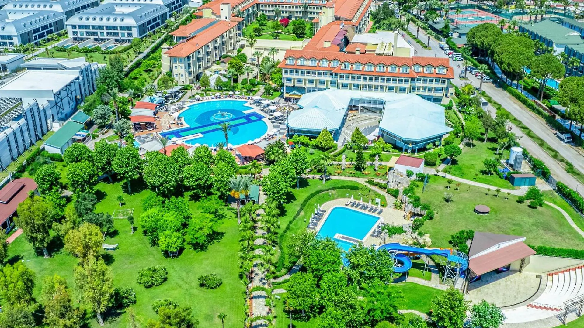 Staying In Kiris: 2 Beach Hotels Compared