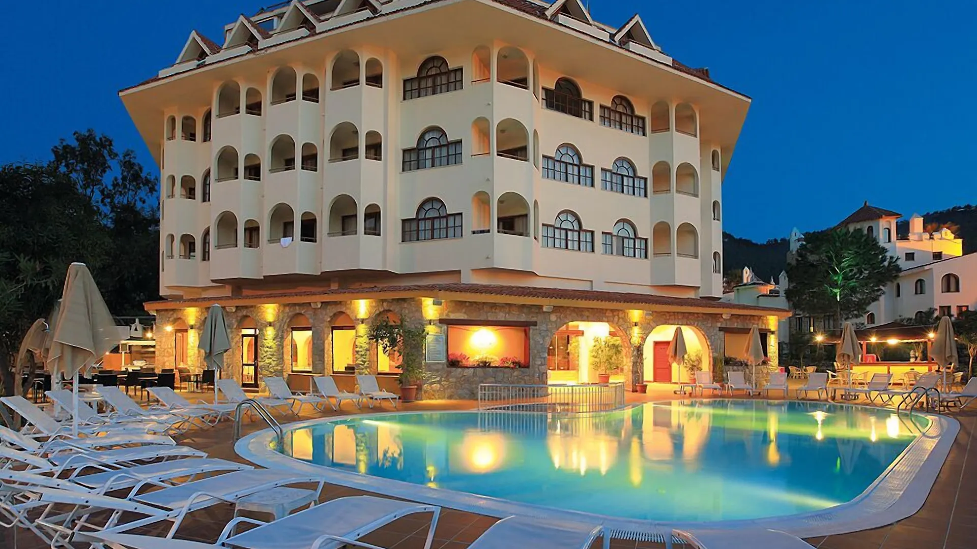 Staying in Icmeler City Center: 5 Beach Hotels Compared