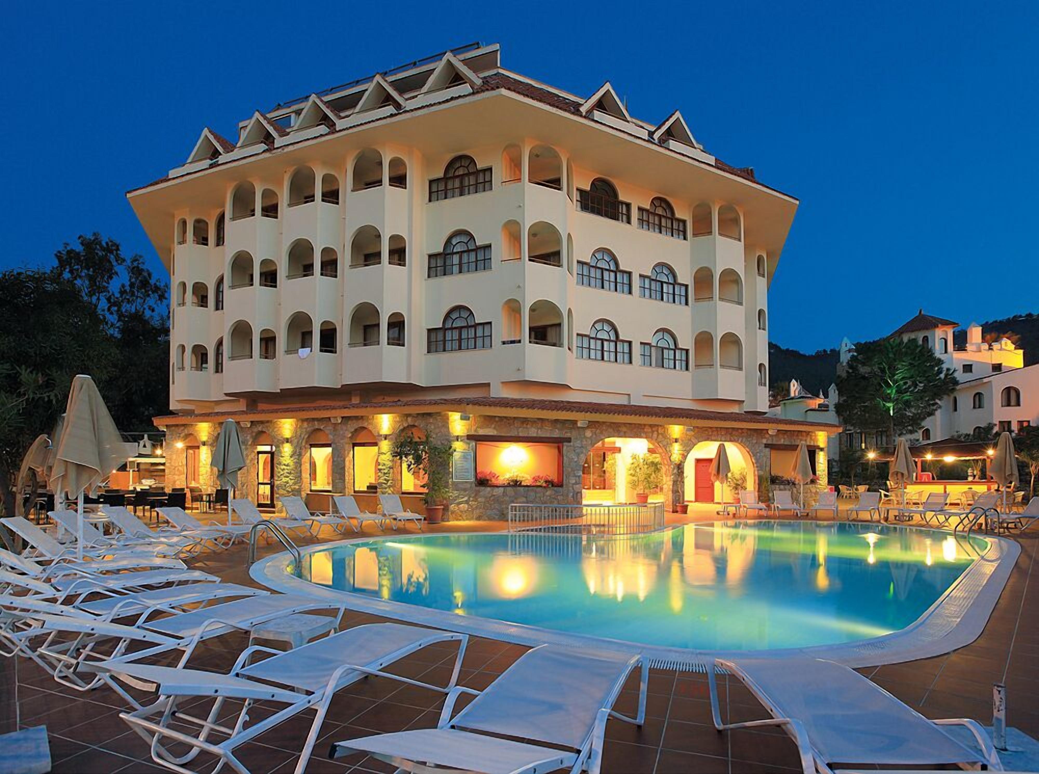 Staying in Icmeler City Center: 5 Beach Hotels Compared