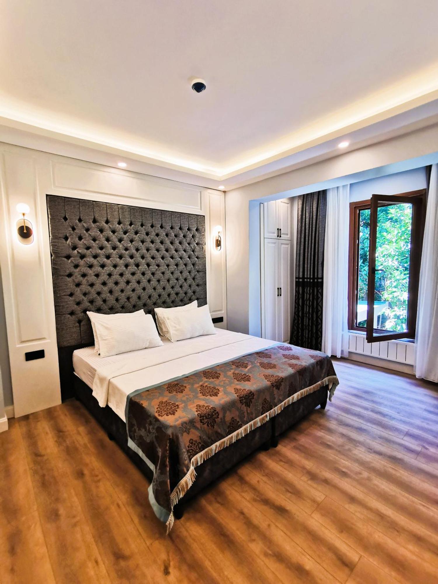 15 Central Istanbul Hotels Close to Vialand Amusement Park