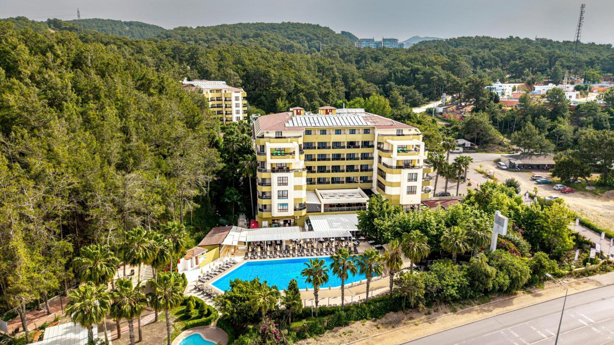 Where to Stay Near Alara Han: 14 Best 5-Star Hotels